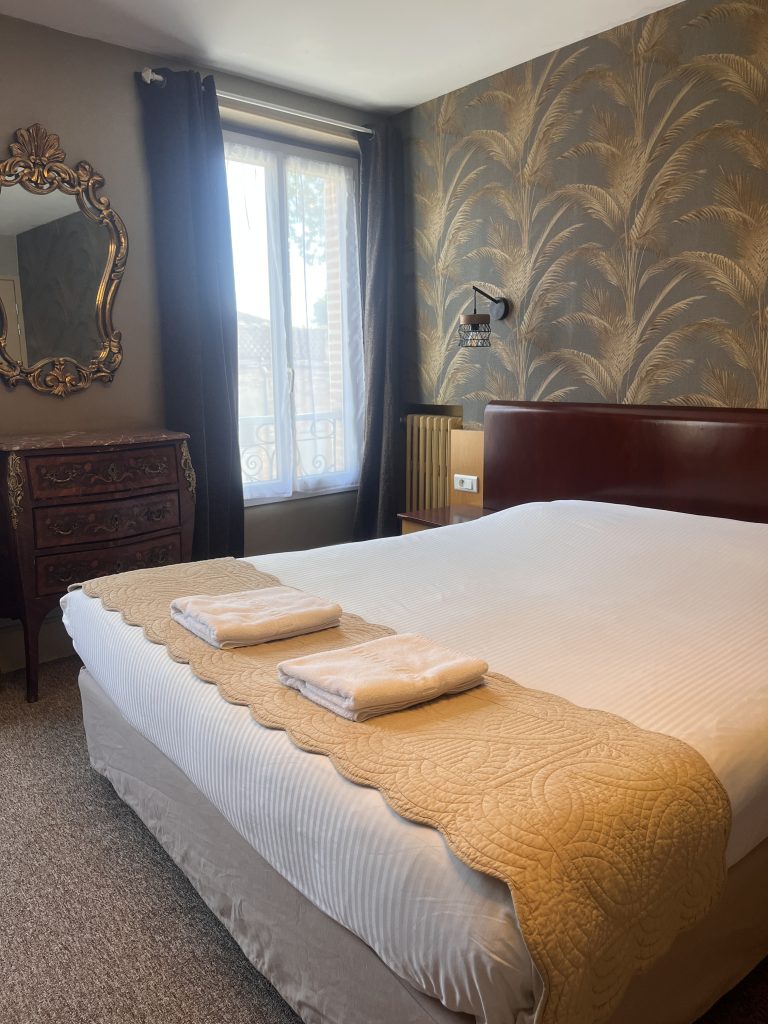 Shooting réaliser par agence Com'postelle shooting pour Chambre d'hôtel le normandy à Beaumont de Lomagne