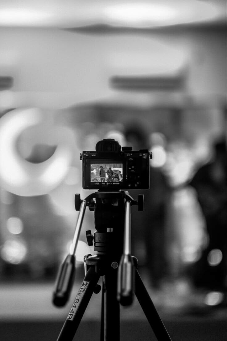 Image de fond service photo et vidéo agence com'postelle à Lectoure